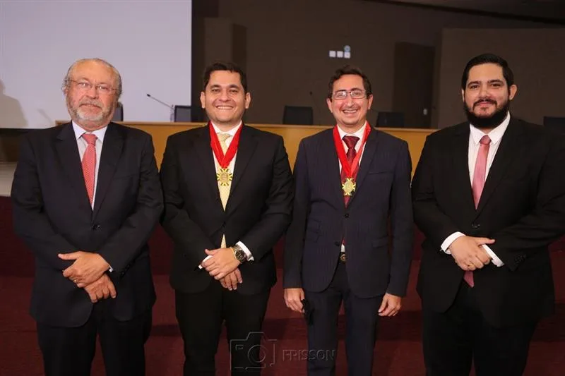 Aced empossa Acadêmicos Jovens e Acadêmicos Honorários durante solenidade