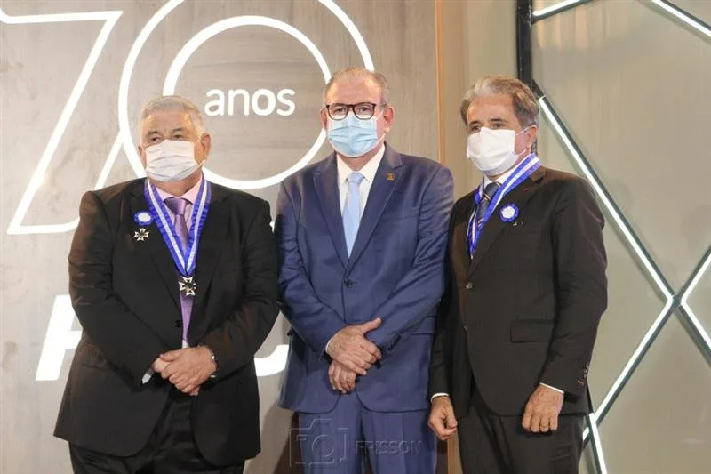 FIEC entrega Medalha do Mérito Industrial para Ivan Bezerra Filho e Luiz Girão