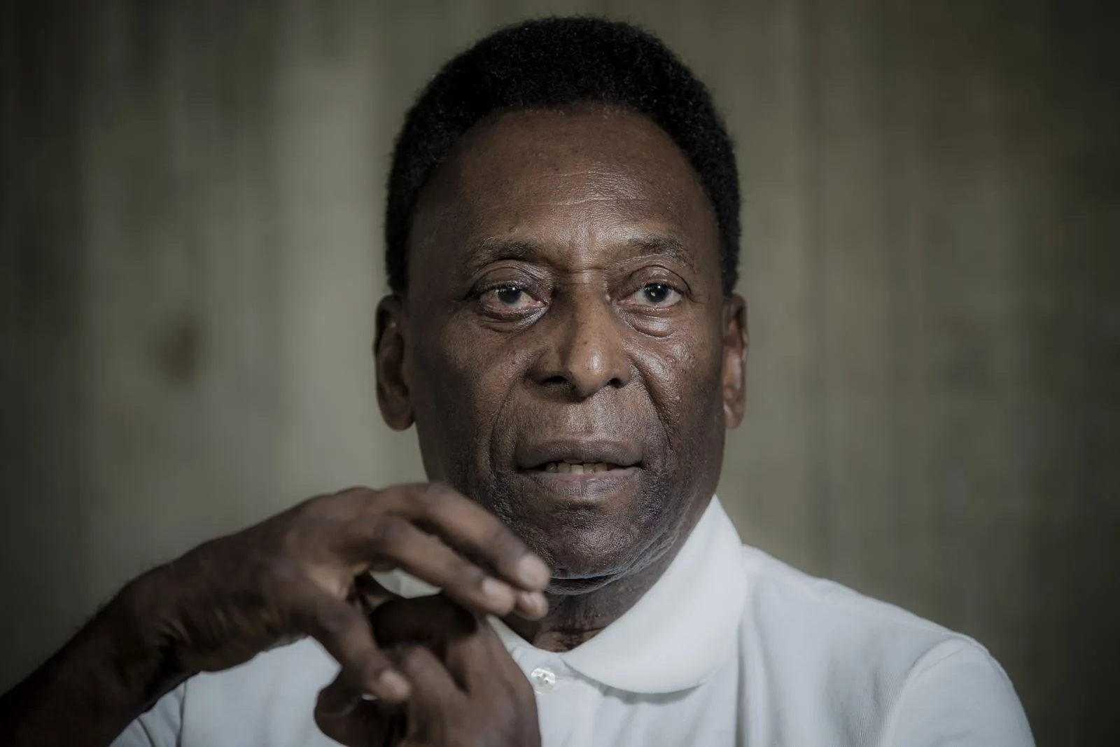 Pelé passa por cirurgia para retirada de tumor no cólon em São Paulo