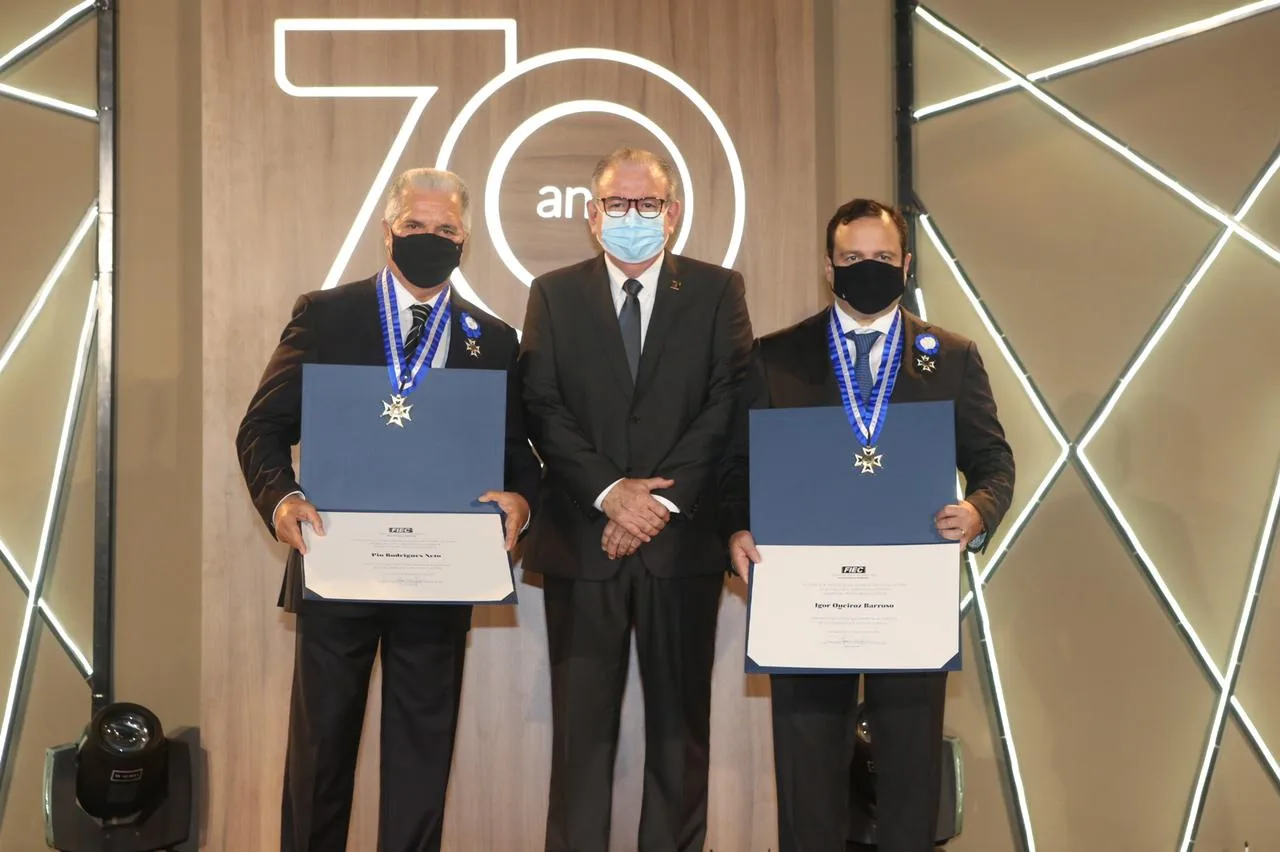 Igor Queiroz Barroso e Pio Rodrigues Neto recebem Medalha do Mérito Industrial em cerimônia da Fiec