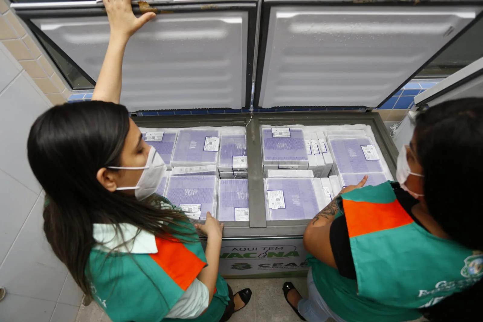 Ceará recebe mais de 231 mil doses de vacinas contra Covid-19 da Pfizer nesta segunda