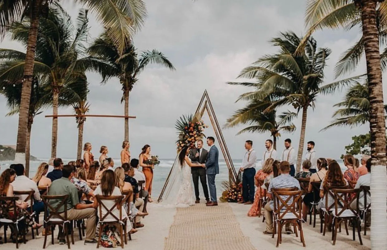 Casar com o pé na areia é puro frisson!