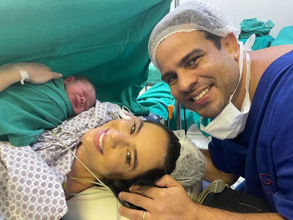 Nasce Davi, primeiro filho de Rachel Bezerra e Igor Vieira