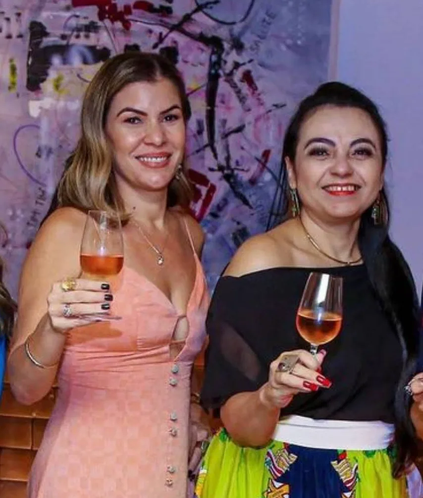 Vivi Benevides promove o 5º Encontro da Confraria Diva's Wine Club