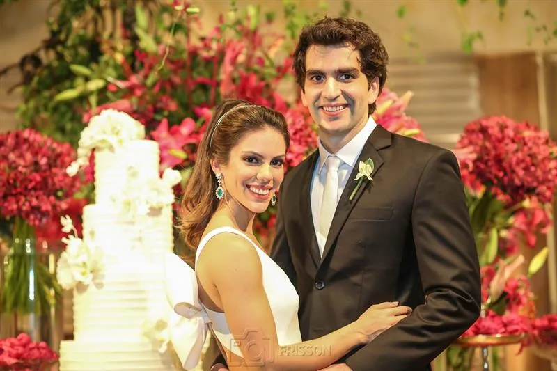 Manuela Rolim e Raphael Diogo sobem ao altar