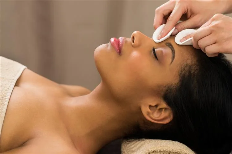 Como as redes sociais estão influenciando a Geração Z a se cuidar, por Viviane Martins