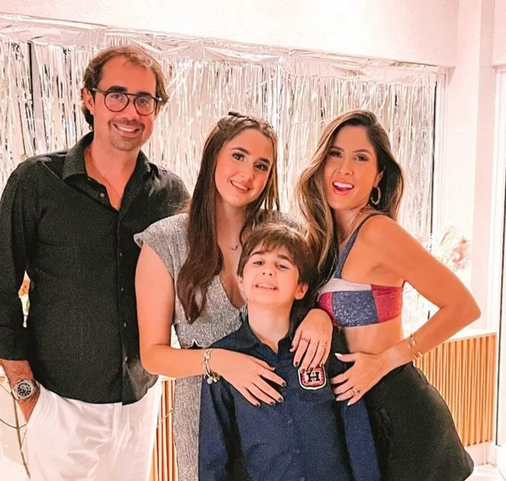 Manoela e Pedro de Castro festejam os 16 anos da filha Maria Beatriz