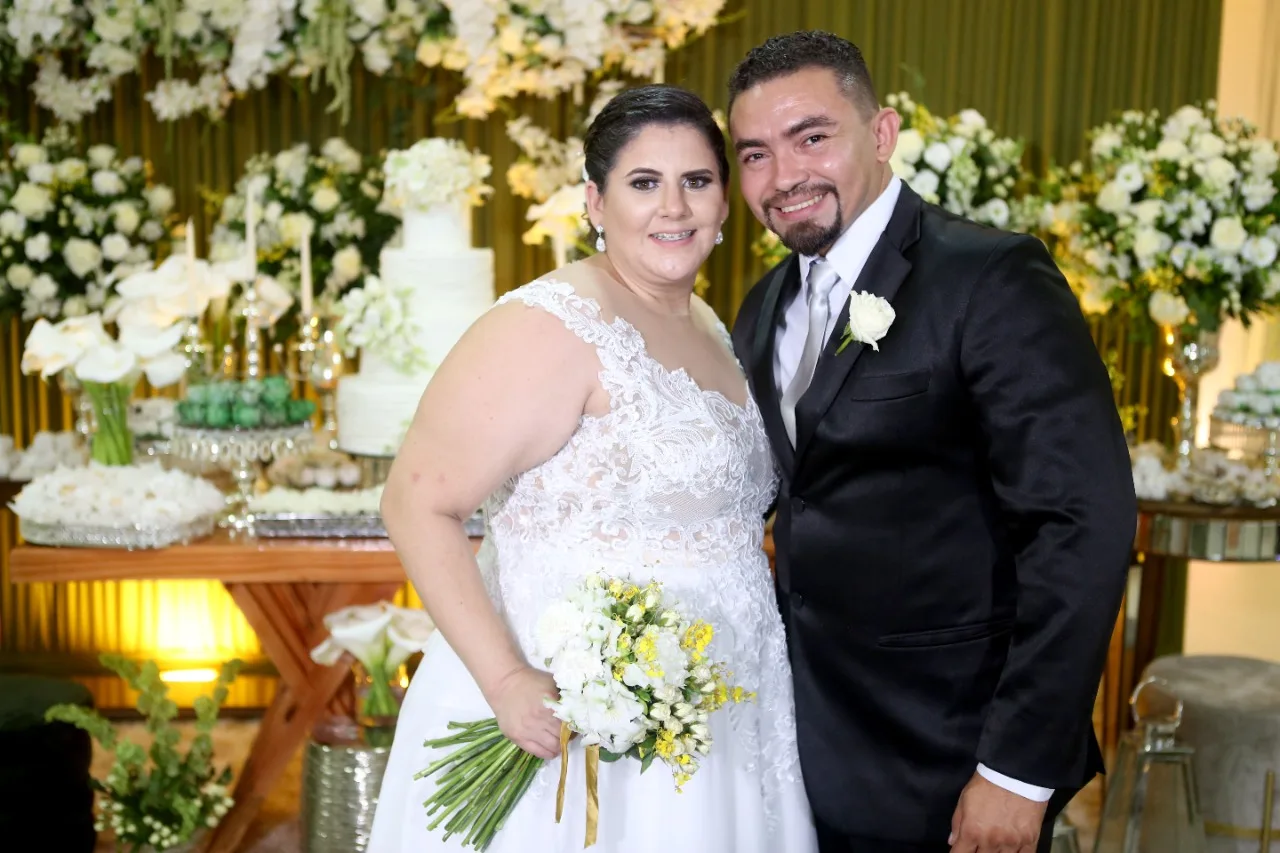 Lícia Coelho e Paulo Jackson dizem "sim" ao amor