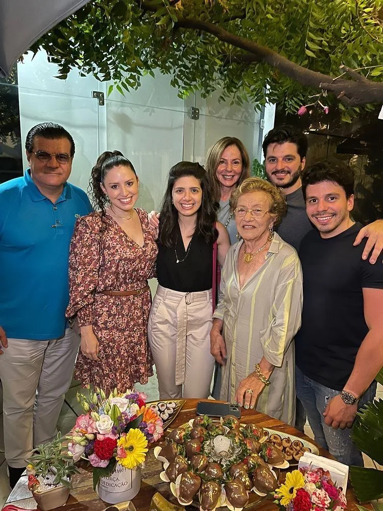 Duplo brinde para Mirinha Feitosa e Edmar Neto