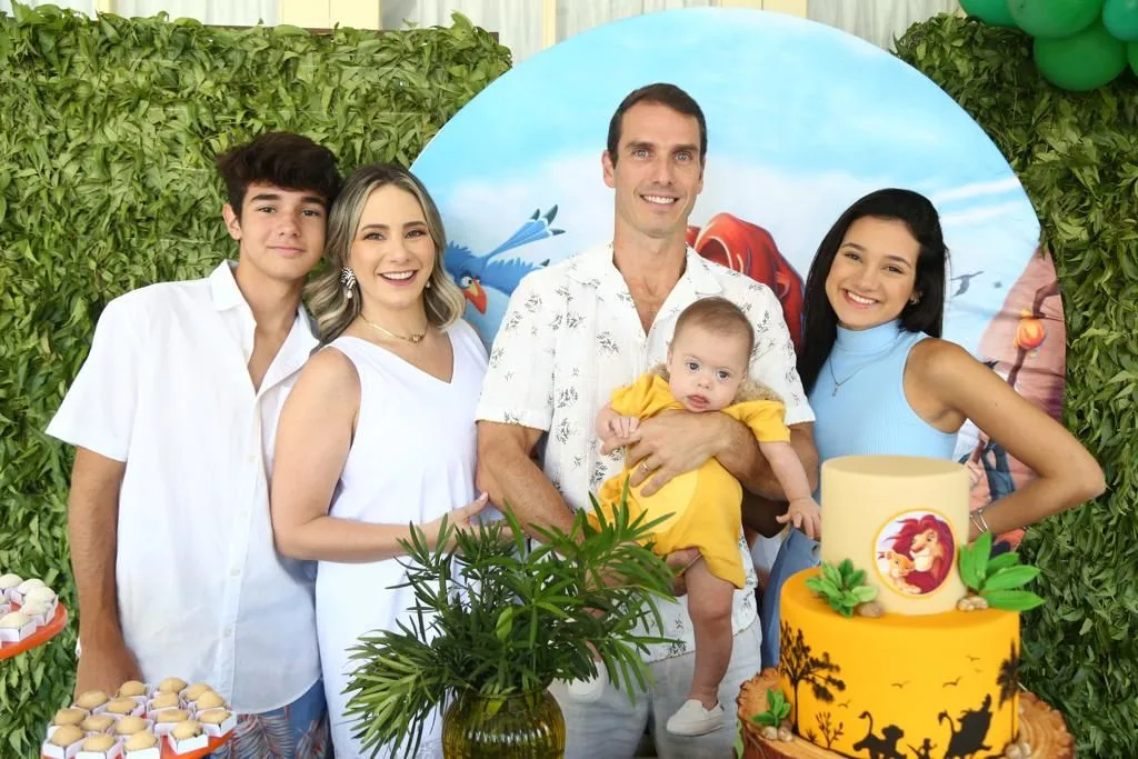 Gaida e Flávio Furtado festejam os sete meses do Miguel Neto