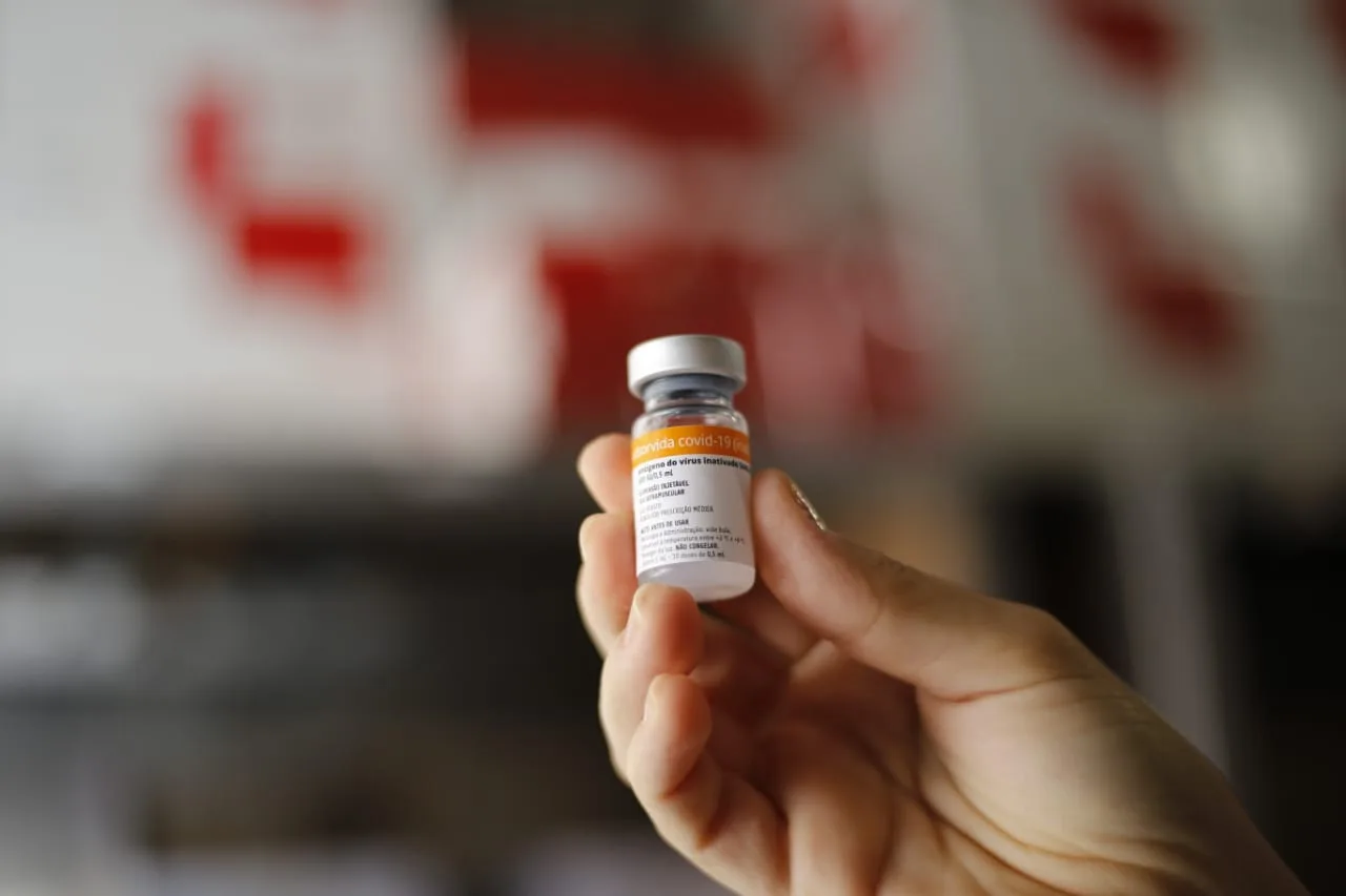Ceará recebe 278.460 doses de vacinas da Pfizer nesta terça