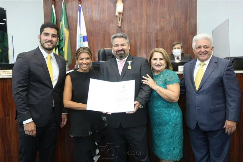 Empresário Mário Queirós é agraciado com a Medalha Boticário Ferreira