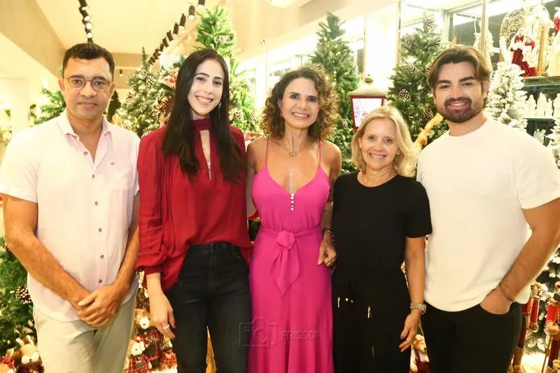 Maison Casa Freitas realiza noite especial para abertura do Natal
