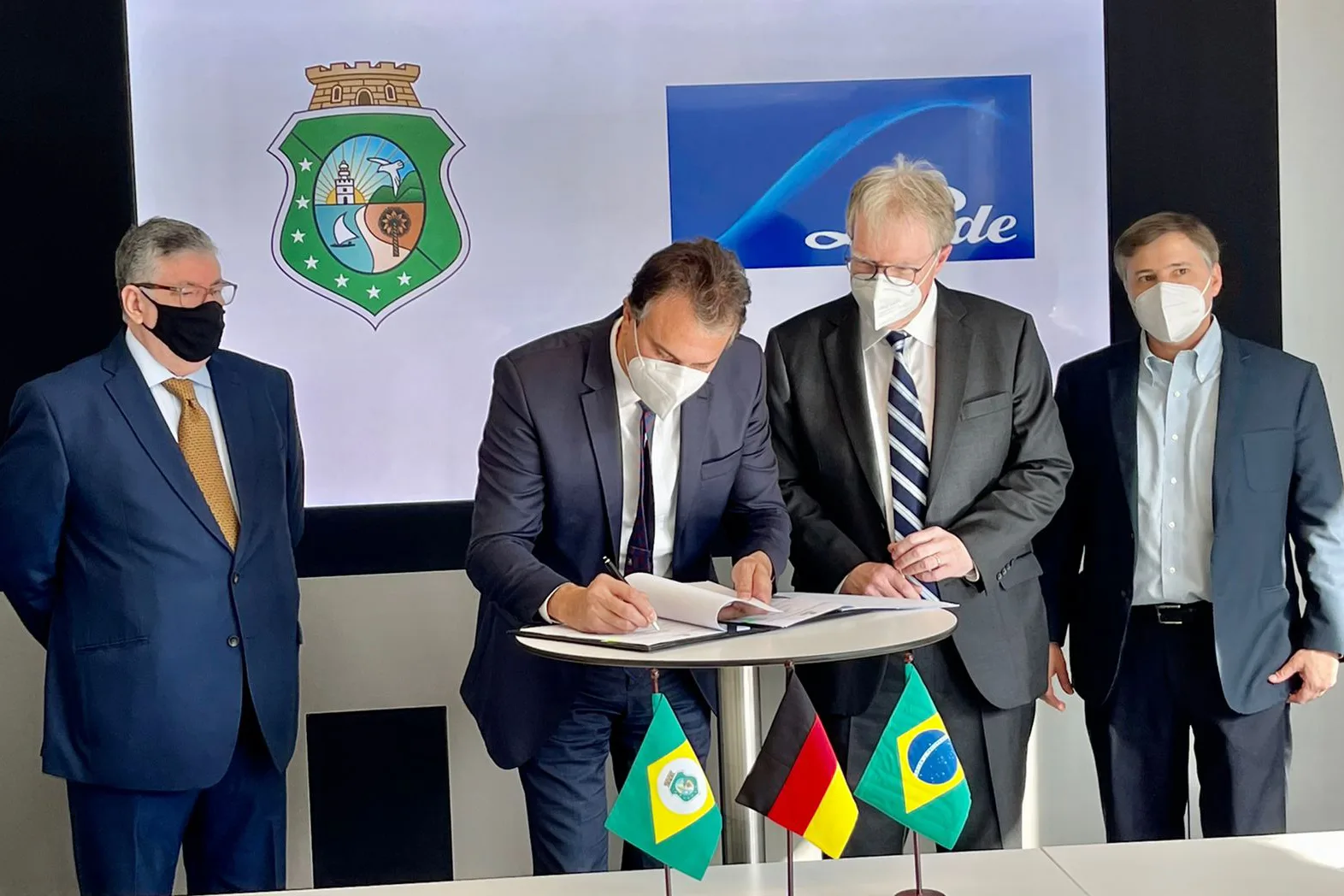 Ceará assina memorando com multinacional alemã para produção de Hidrogênio Verde