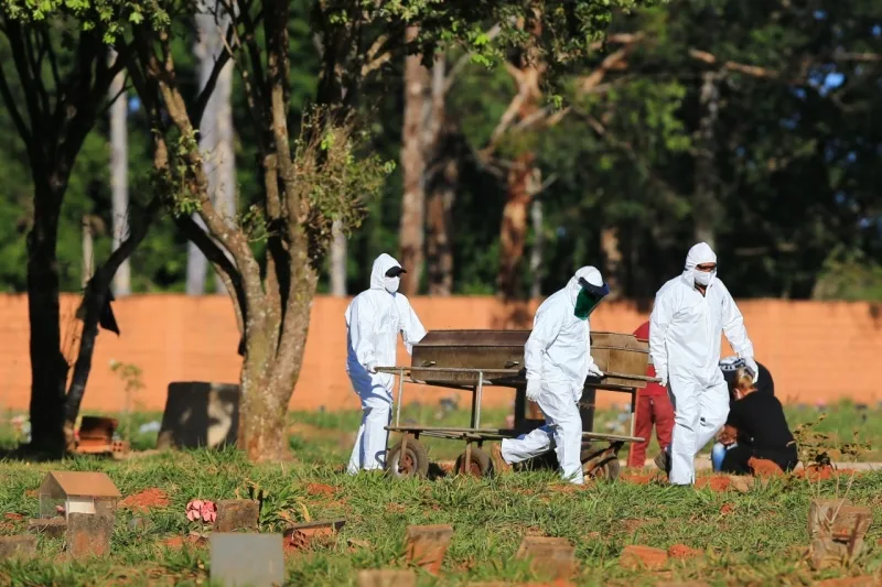 Mundo atinge 5 milhões de mortes por Covid