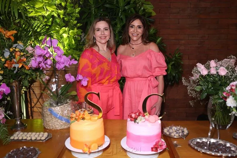 Suyane Dias Branco e Cristiane Faria ganham parabéns em brinde duplo