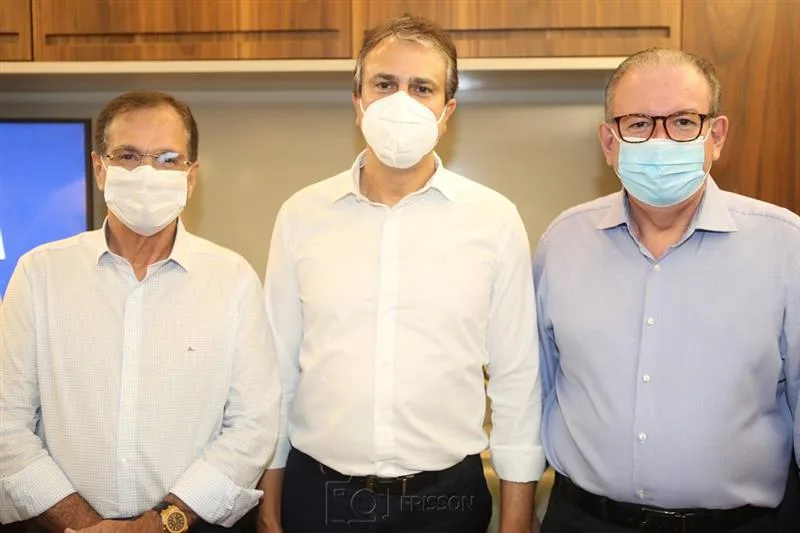 FIEC arma coquetel para celebrar os 60 anos do presidente Ricardo Cavalcante