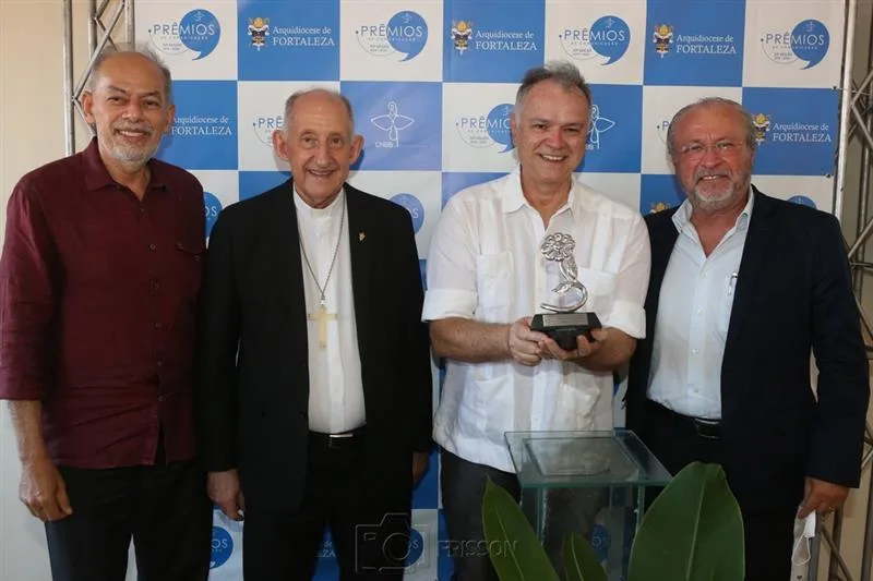 Wolney Oliveira recebe Prêmio CNBB Margarida de Prata