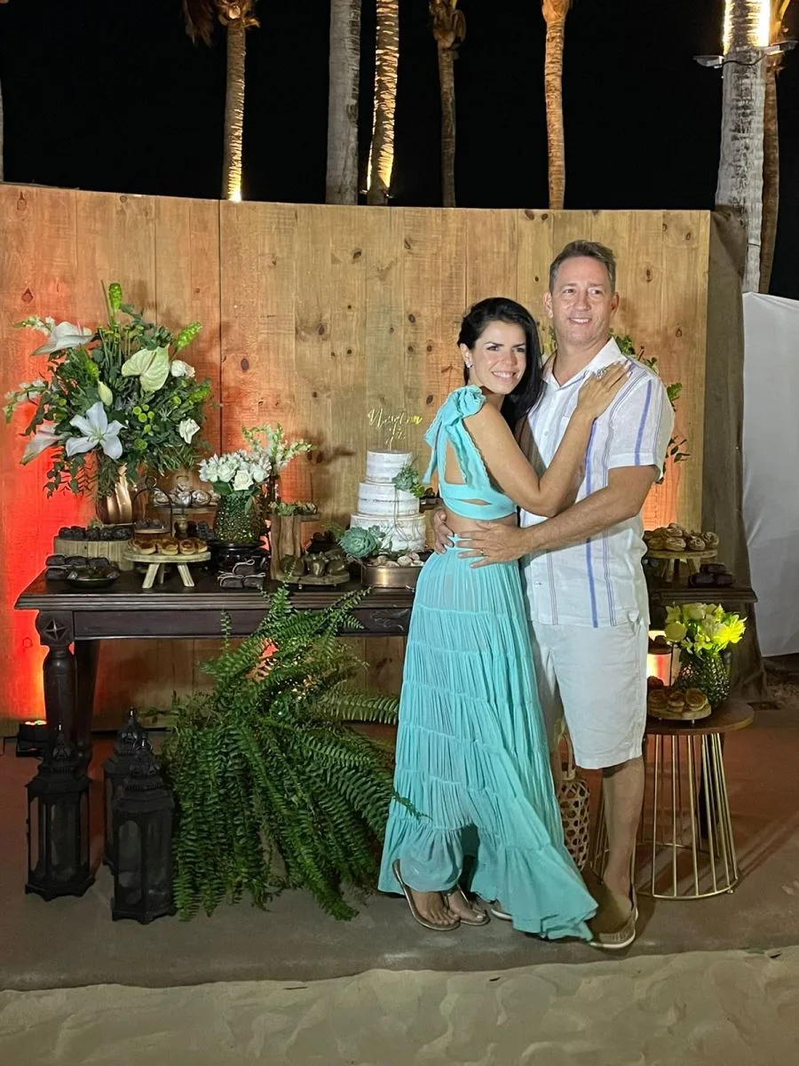 Newton Jr. brinda 51 anos em animado sunset