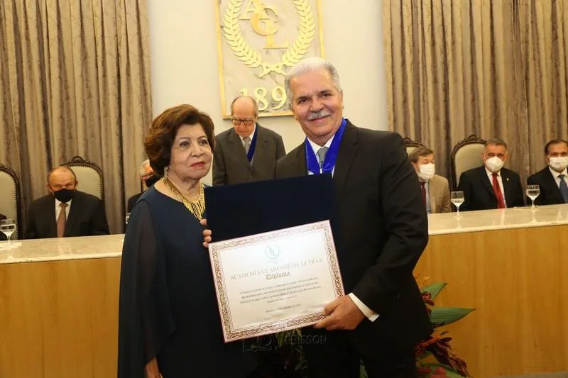 Academia Cearense de Letras realiza cerimônia formal de posse de Pio Rodrigues