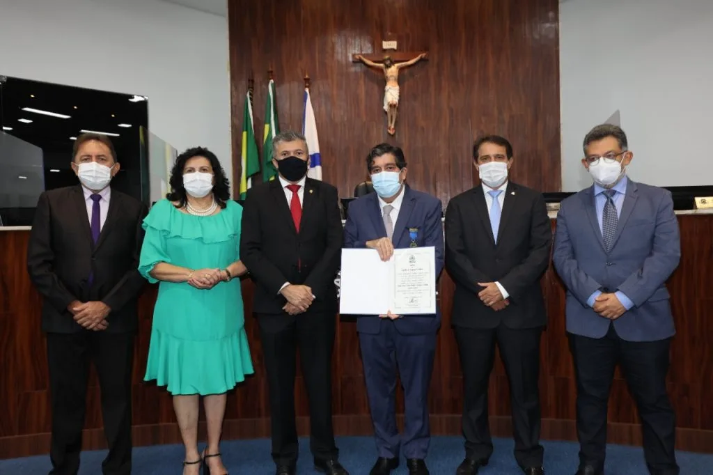 Doutor Cabeto recebe a Medalha Doutor Periguary de Medeiros