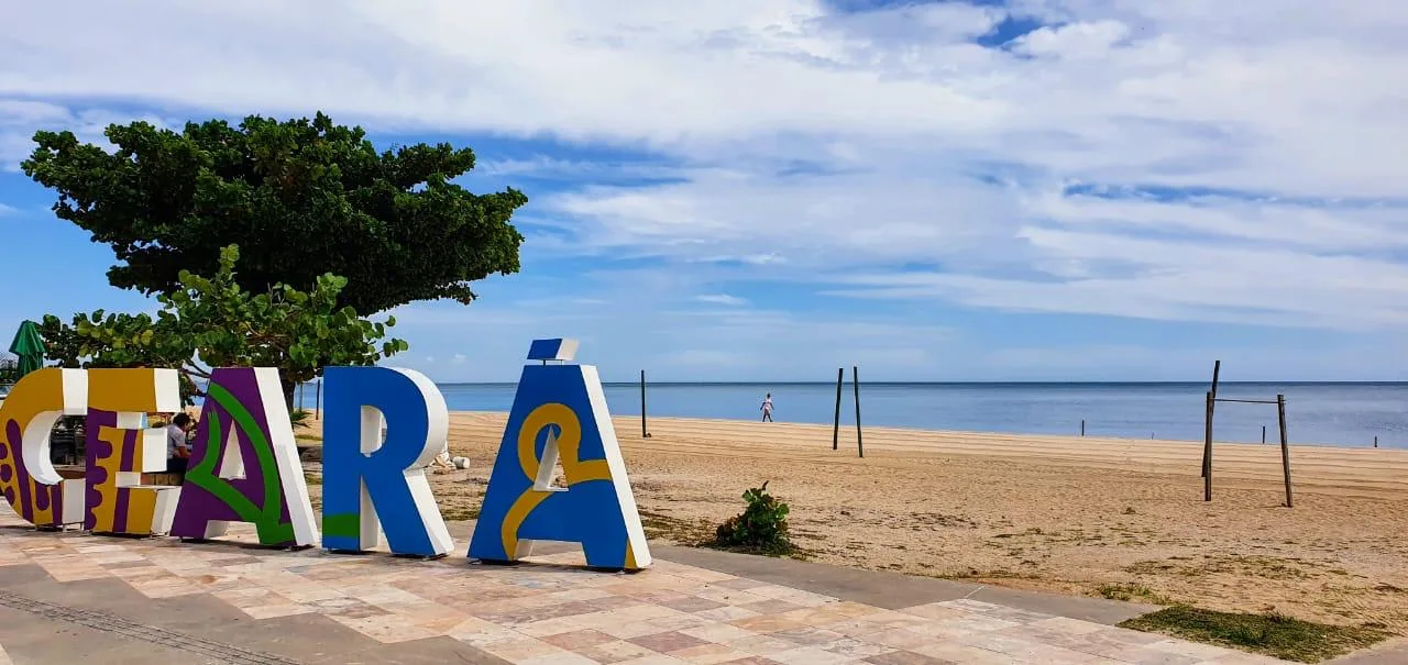 Fortaleza tem 23 praias próprias para banho, indica boletim da Semace