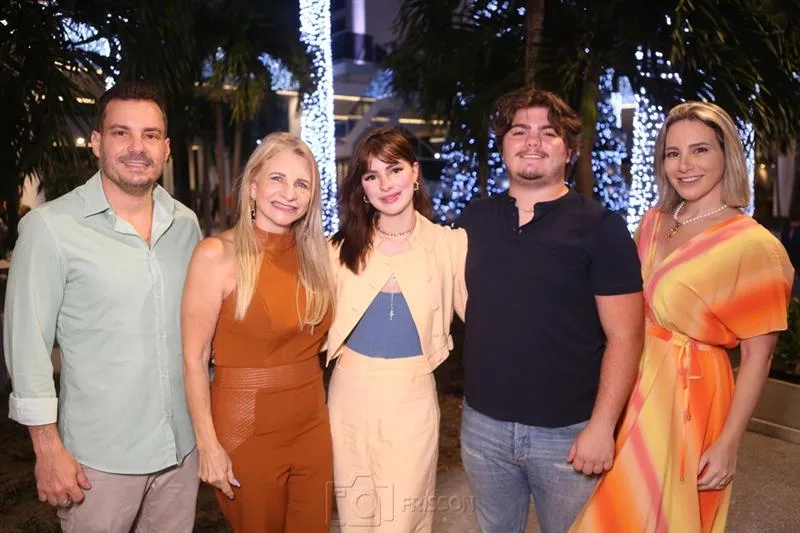 Maria Dias celebra os 22 anos com muita alegria