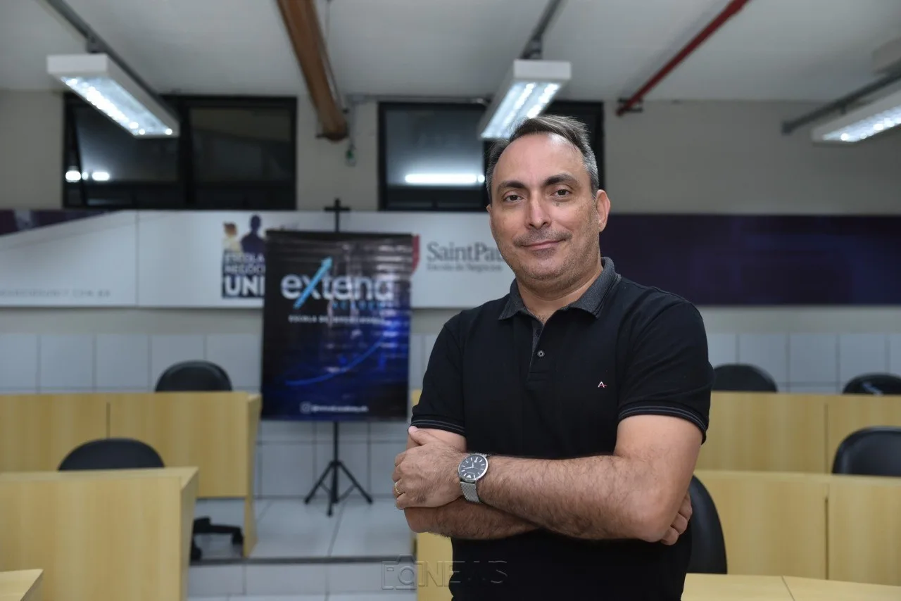 Professor sobre bolsa de valores e empresário, Expedito Júnior fala sobre educação de investimentos