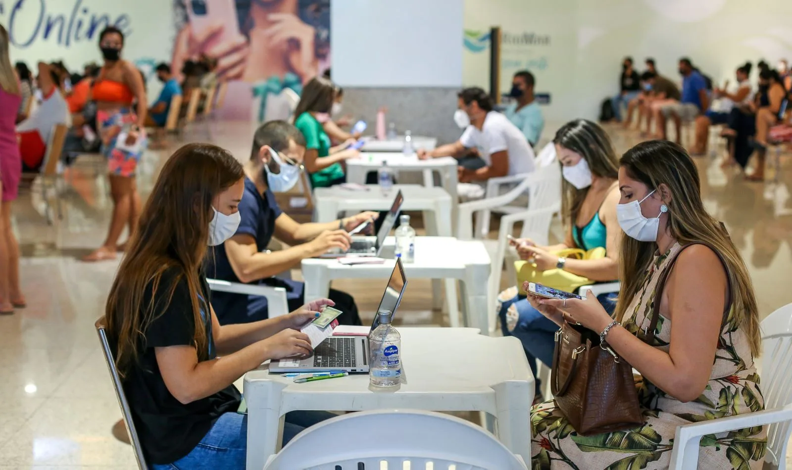 Fortaleza promove mutirão da 3ª dose para pessoas que tomaram segunda dose há cinco meses