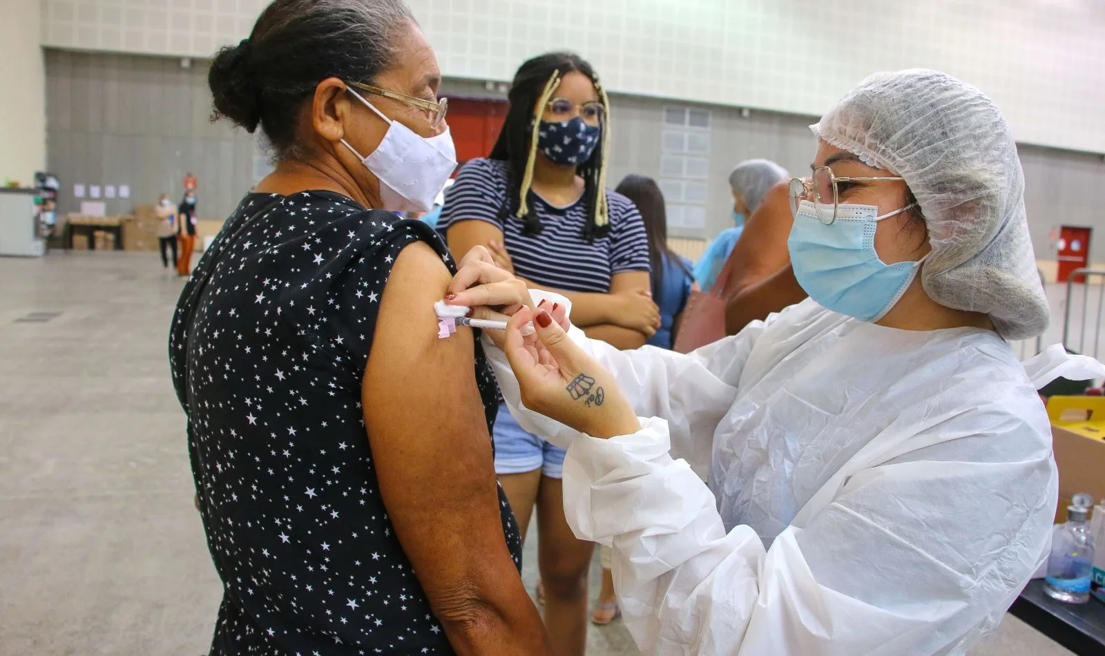 Fortaleza inicia vacinação da dose reforço da Janssen nesta quinta-feira