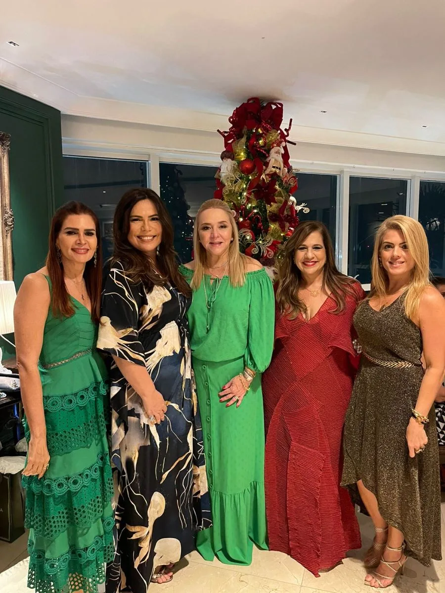 Sandra Fujita anfitriona o Natal das Divas em noite especial
