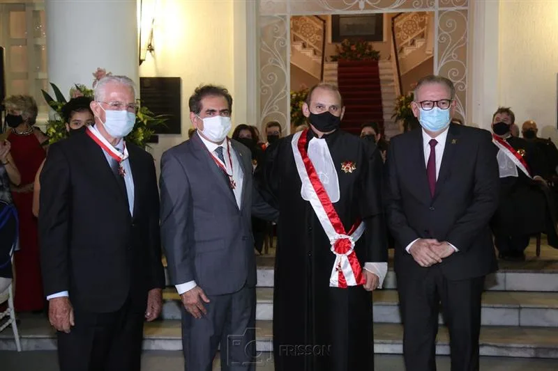 TRT-CE homenageia personalidades com a Medalha da Ordem Alencarina do Mérito Judiciário do Trabalho