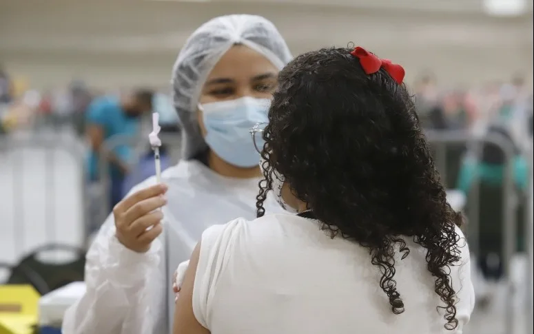 Ceará decide por vacinar crianças contra Covid-19 sem necessidade de prescrição médica