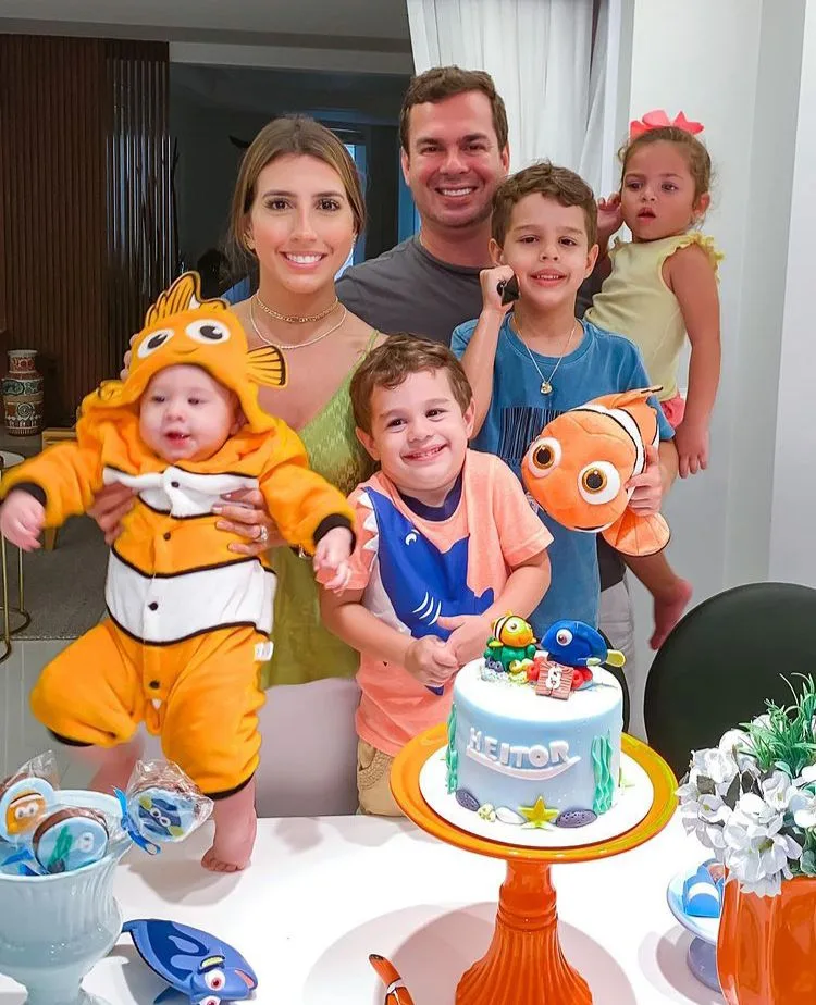 Tayra Romcy e Léo Aguiar comemoram oito meses do caçula Heitor