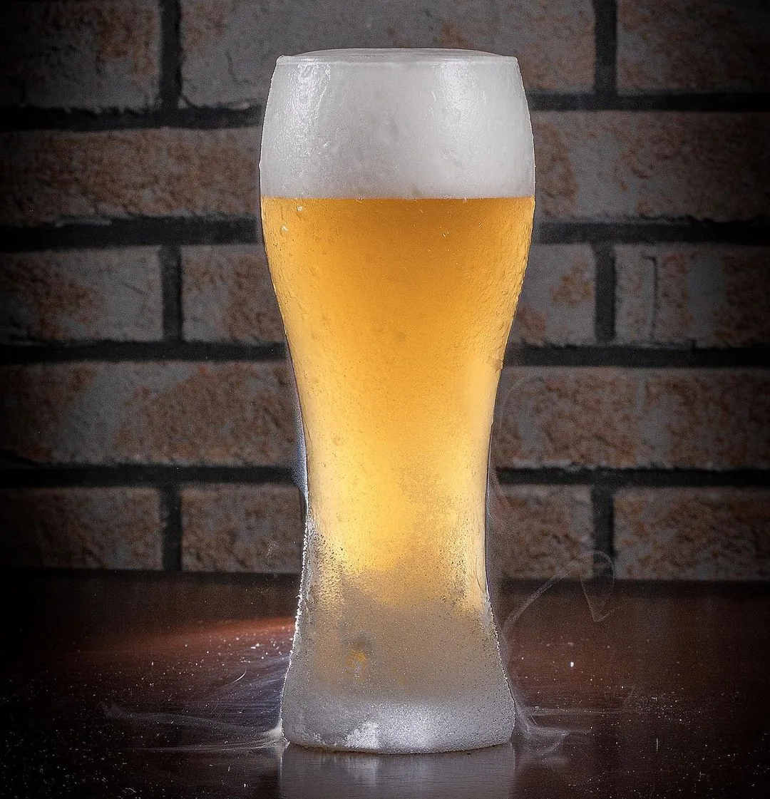 Cervejaria de Fortaleza oferece chopp grátis a clientes que comprovarem terceira dose contra Covid