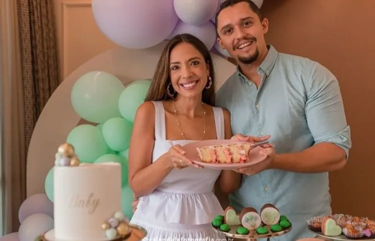 Luciana Barbosa e Alan Batista descobrem que vem aí a Maria Laura