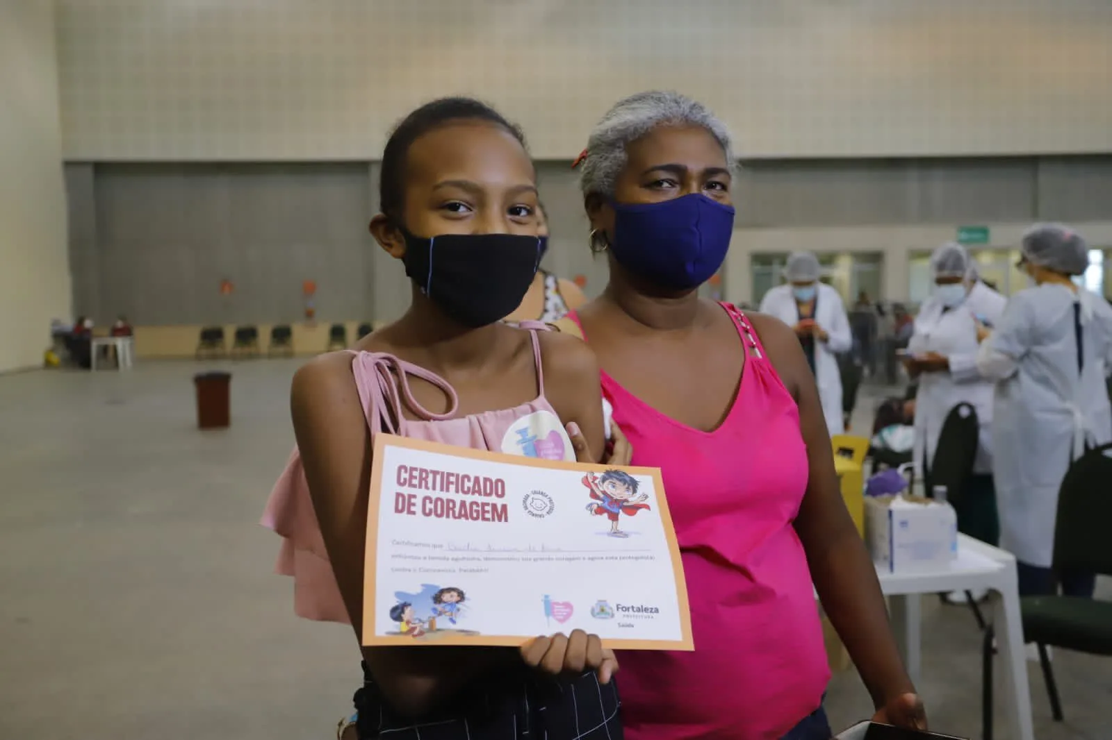 Crianças de Fortaleza recebem “certificado de coragem” após vacina contra Covid-19