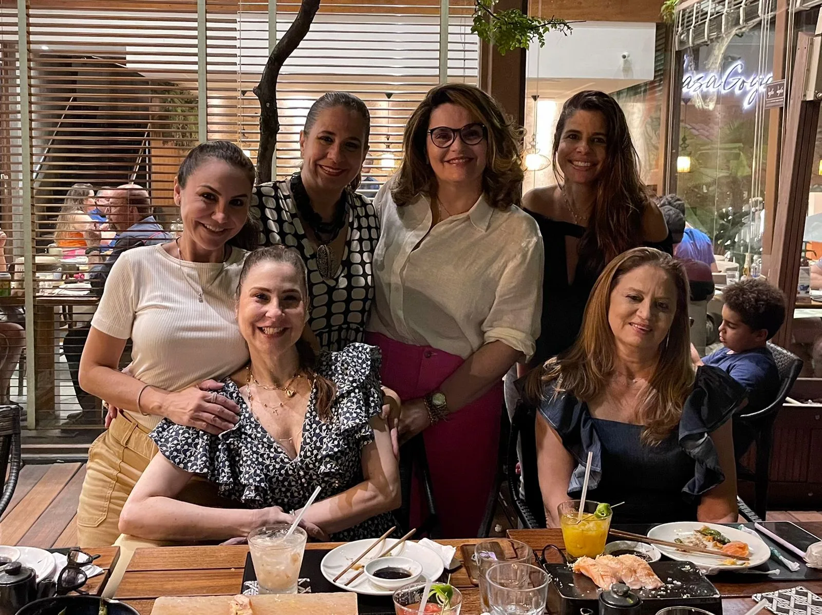 Paula Barreira comemora aniversário com amigas