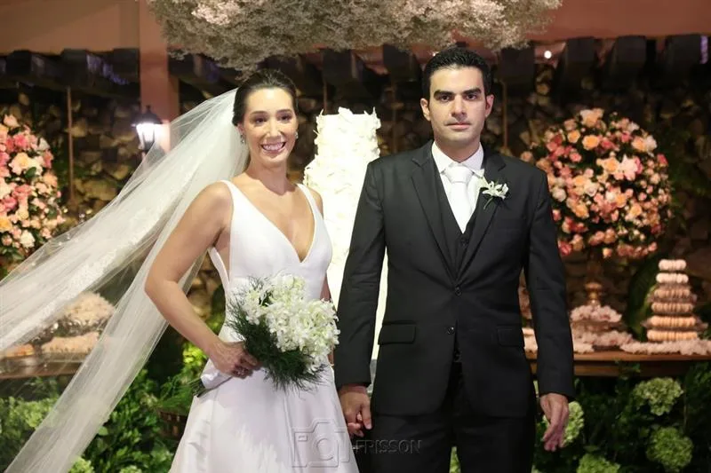Manuela Melo e Rodrigo Nogueira tornam-se marido e mulher pela lei de Deus