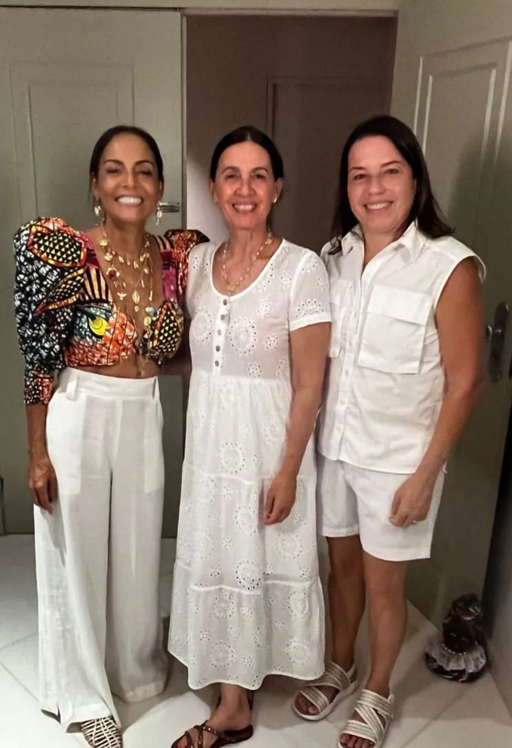 Denise Bezerra e Gil Santos armam jantar na Bahia