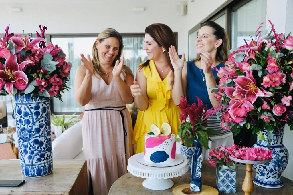 LuciHana Reis, Aline Amorim e Silvana Diniz ganham festa surpresa