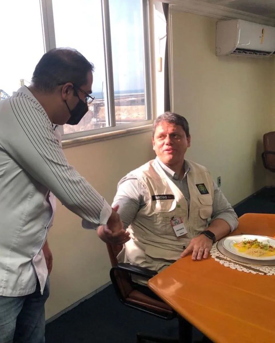 Casal Gourmet assina almoço para Ministro Tarcísio de Freitas
