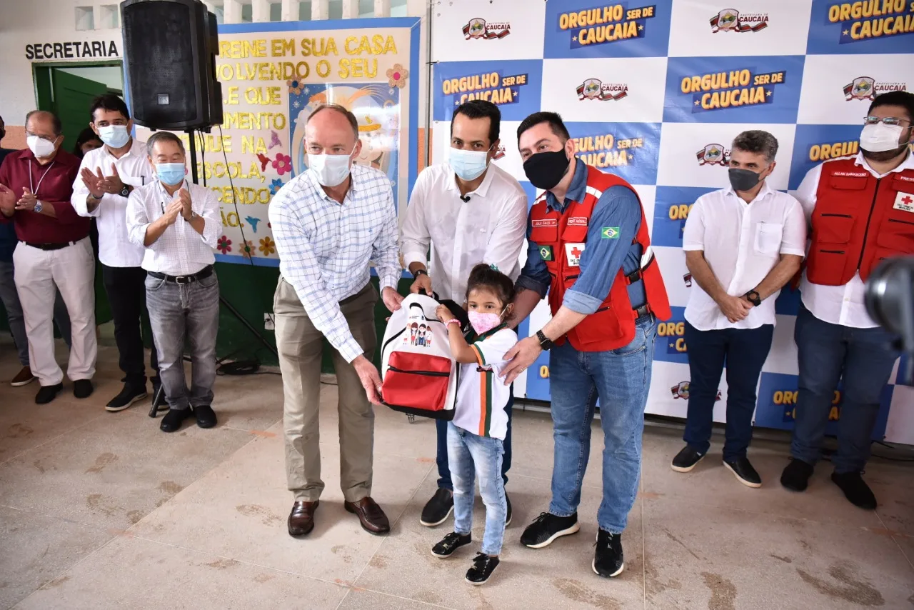 Cruz Vermelha entrega 8.952 kits escolares para alunos vulneráveis em estados do Norte e Nordeste
