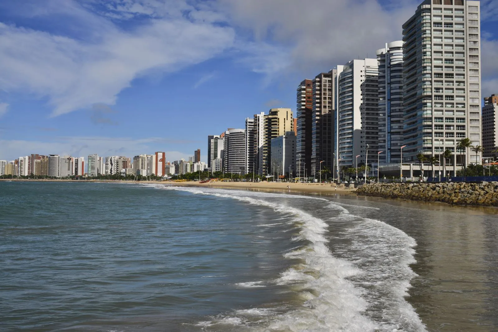 Fortaleza é segunda cidade mais procurada do Nordeste para o Carnaval