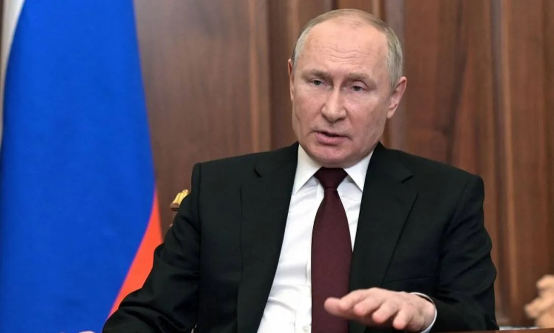 Rússia reconhece “independência” de províncias separatistas e envia tropas à Ucrânia