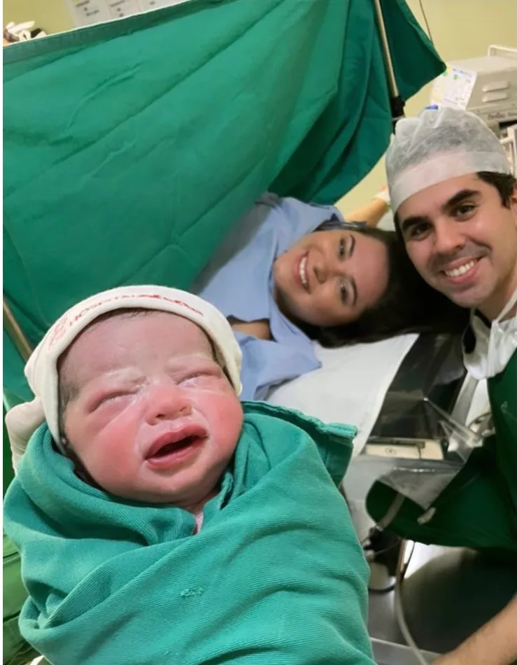 Nasce Maria Cecília para Ticiana e Alfredo Lima