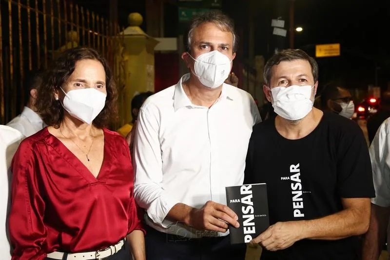 Élcio Batista lança seu primeiro livro, “Para Pensar”