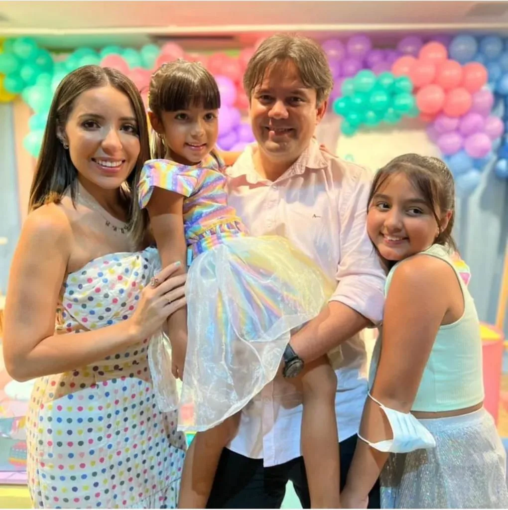 Monique e Cézar Benevides celebram os seis anos da filha Luiza