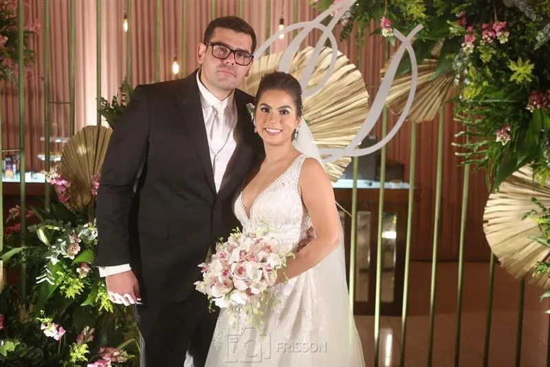 Ingrid Freitas e Daniel Rocha sobem ao altar