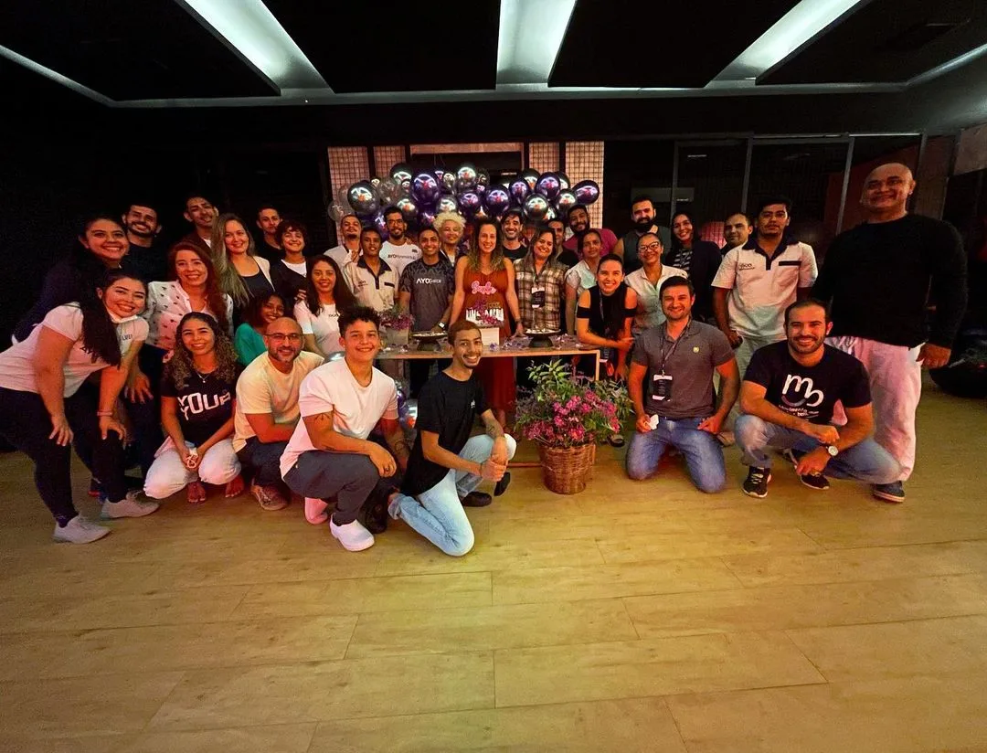 Fundadora da AYO Fitness Club, Sasha Reeves ganha festa de aniversário surpresa
